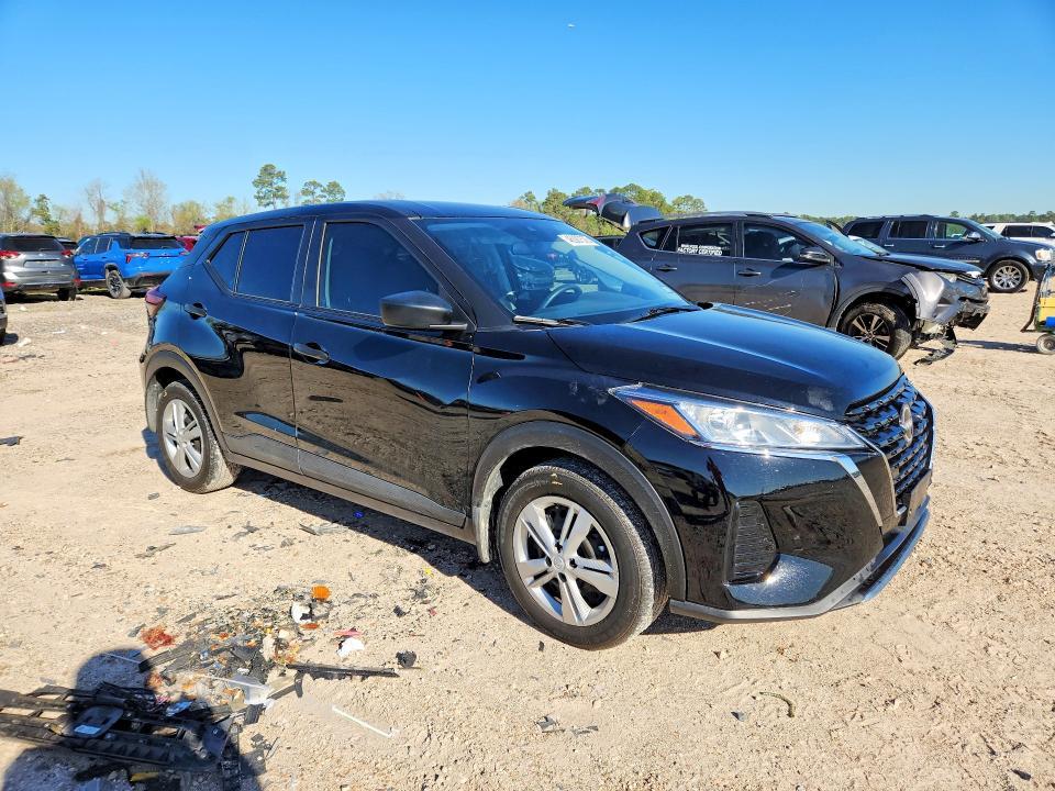2024 Nissan Kicks s