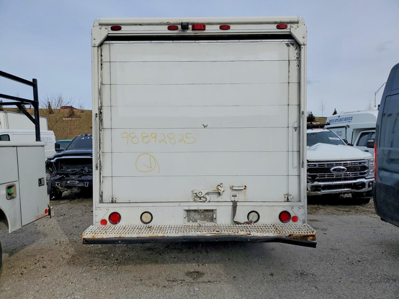 2005 Freightliner MT45 Delivery Truck