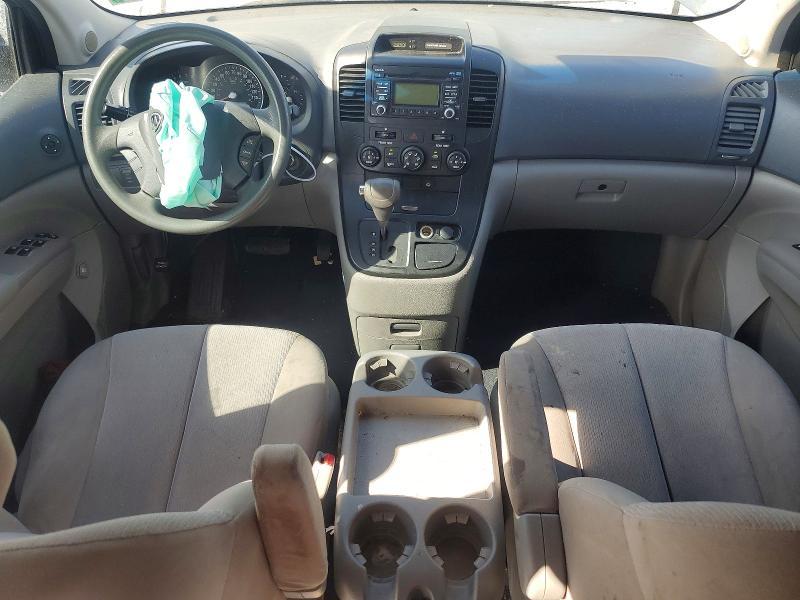 2010 KIA Sedona Base