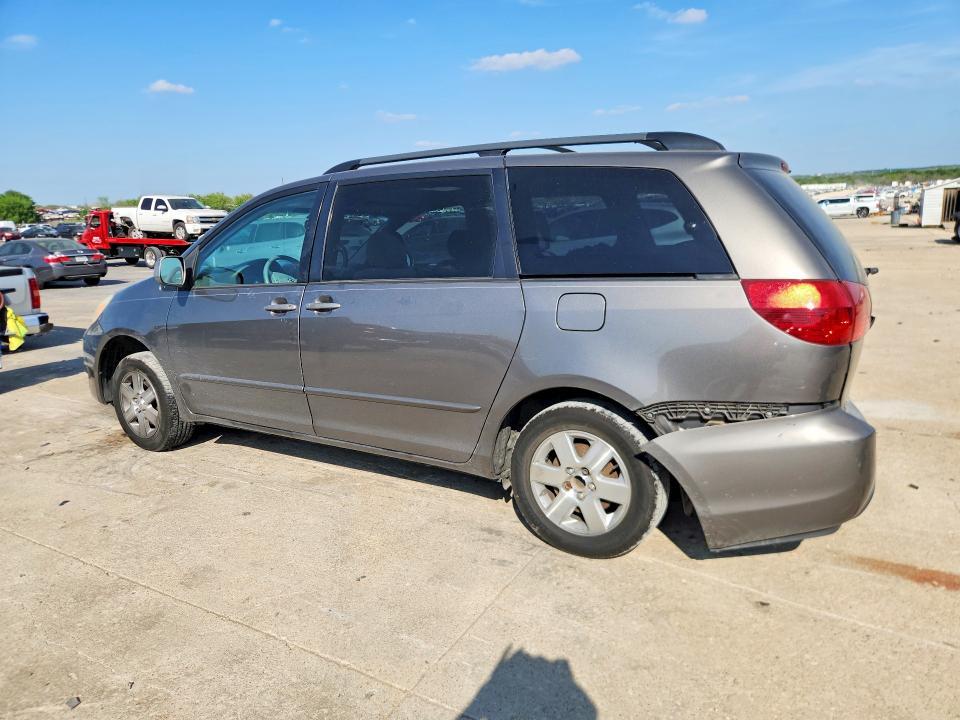 2004 Toyota Sienna xle 7 Passenger