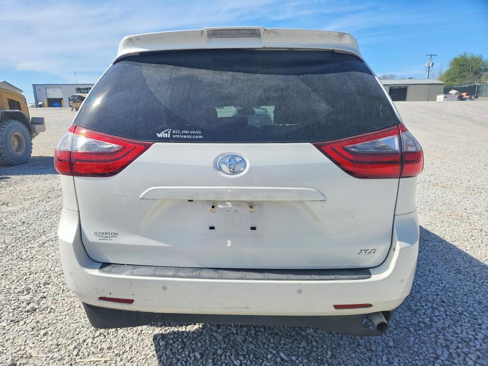 2020 Toyota Sienna xle 8-passenger