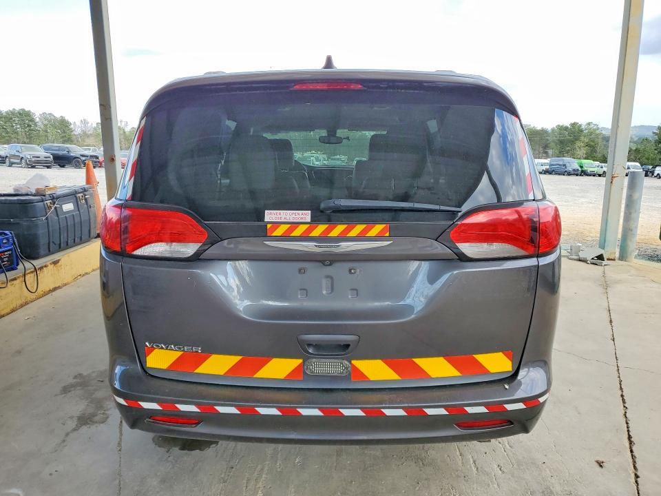 2021 Chrysler Voyager lxi