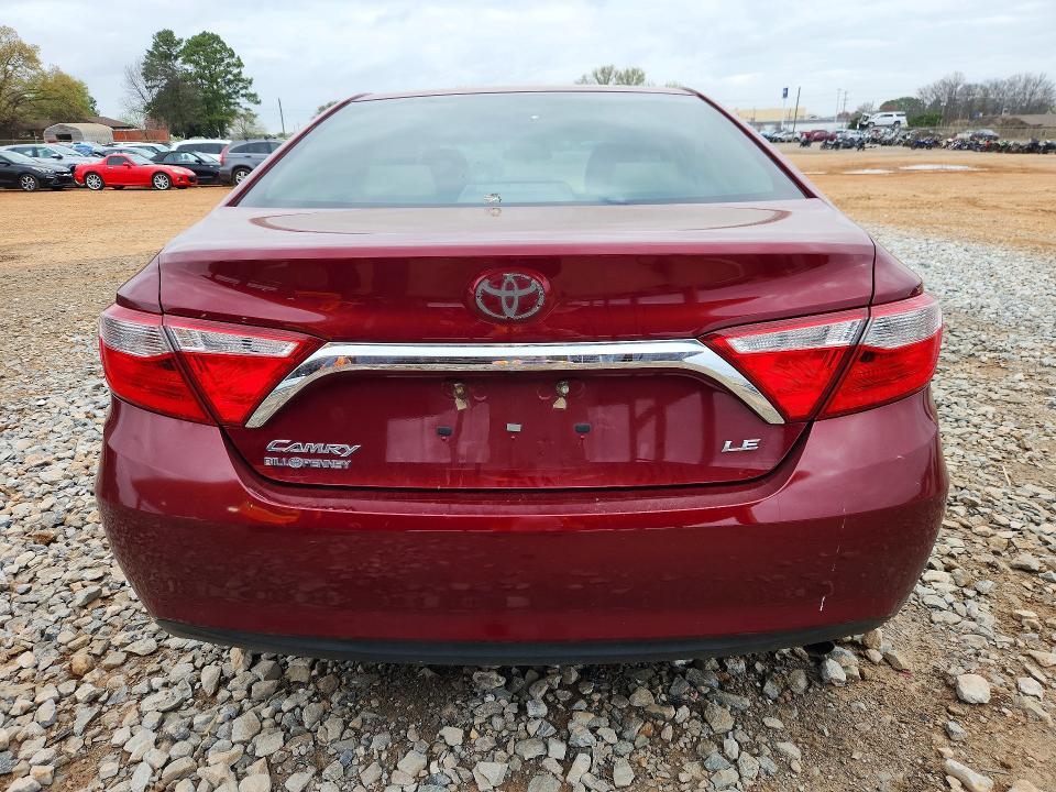 2016 Toyota Camry le