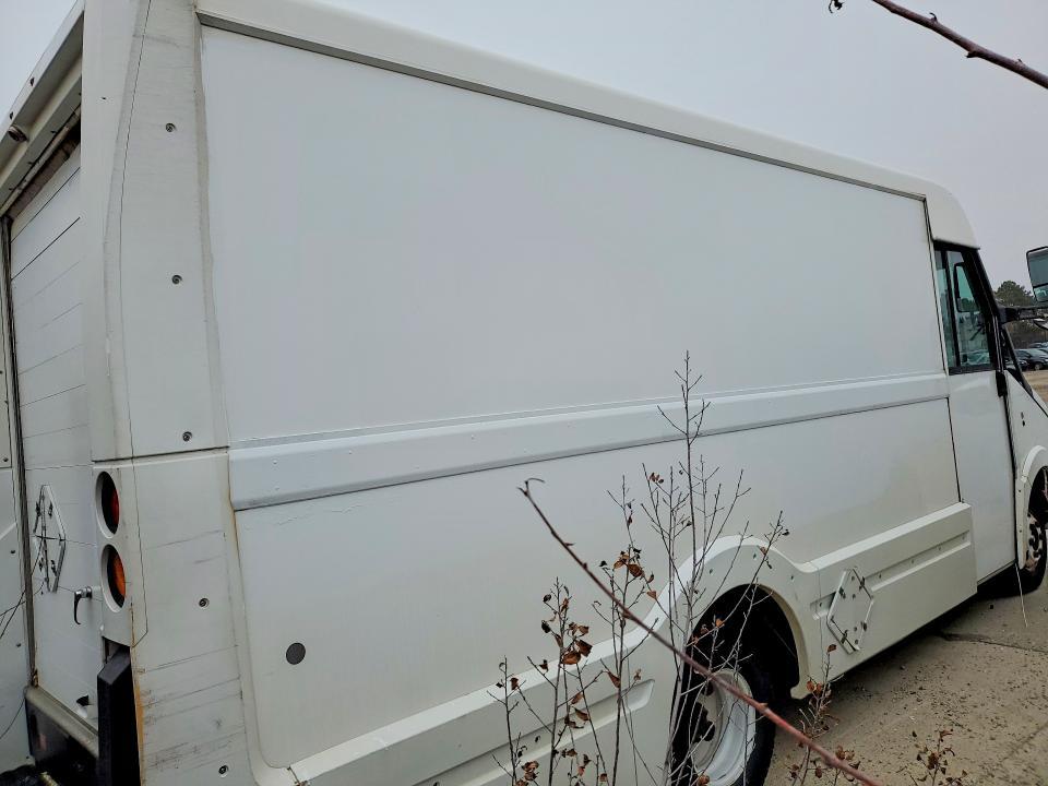 2013 Isuzu NPR Delivery Truck