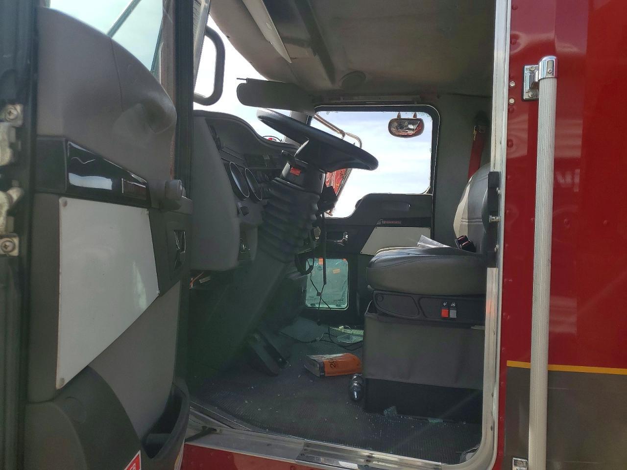 2008 Kenworth Constructi-Pumper Fire Truck