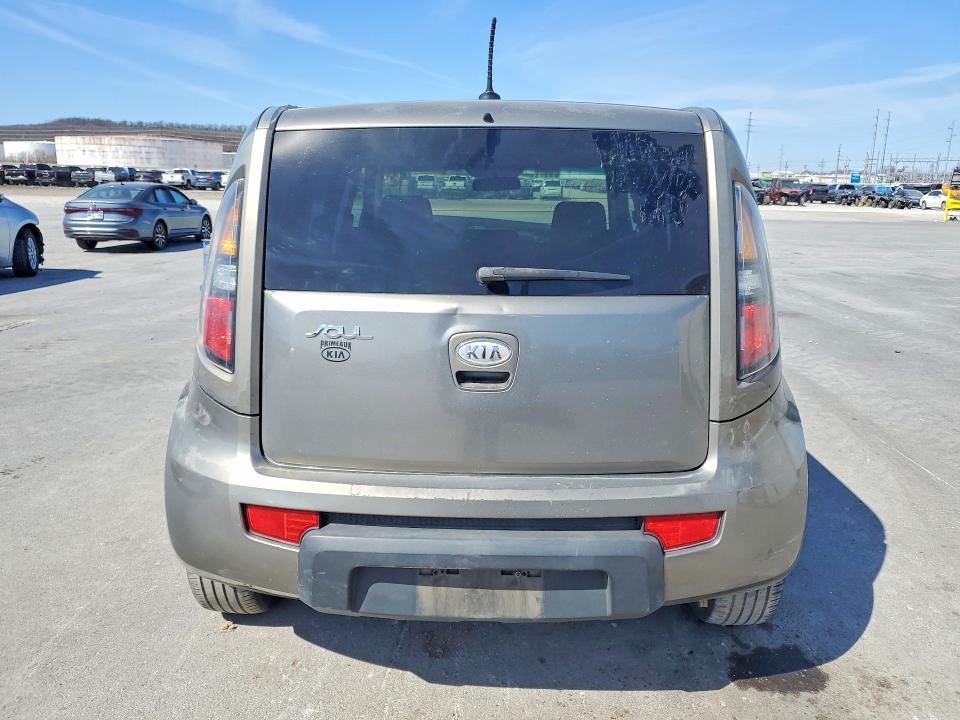 2010 KIA Soul +