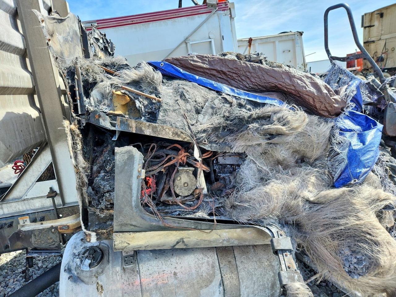 2009 Peterbilt 387 Semi Truck