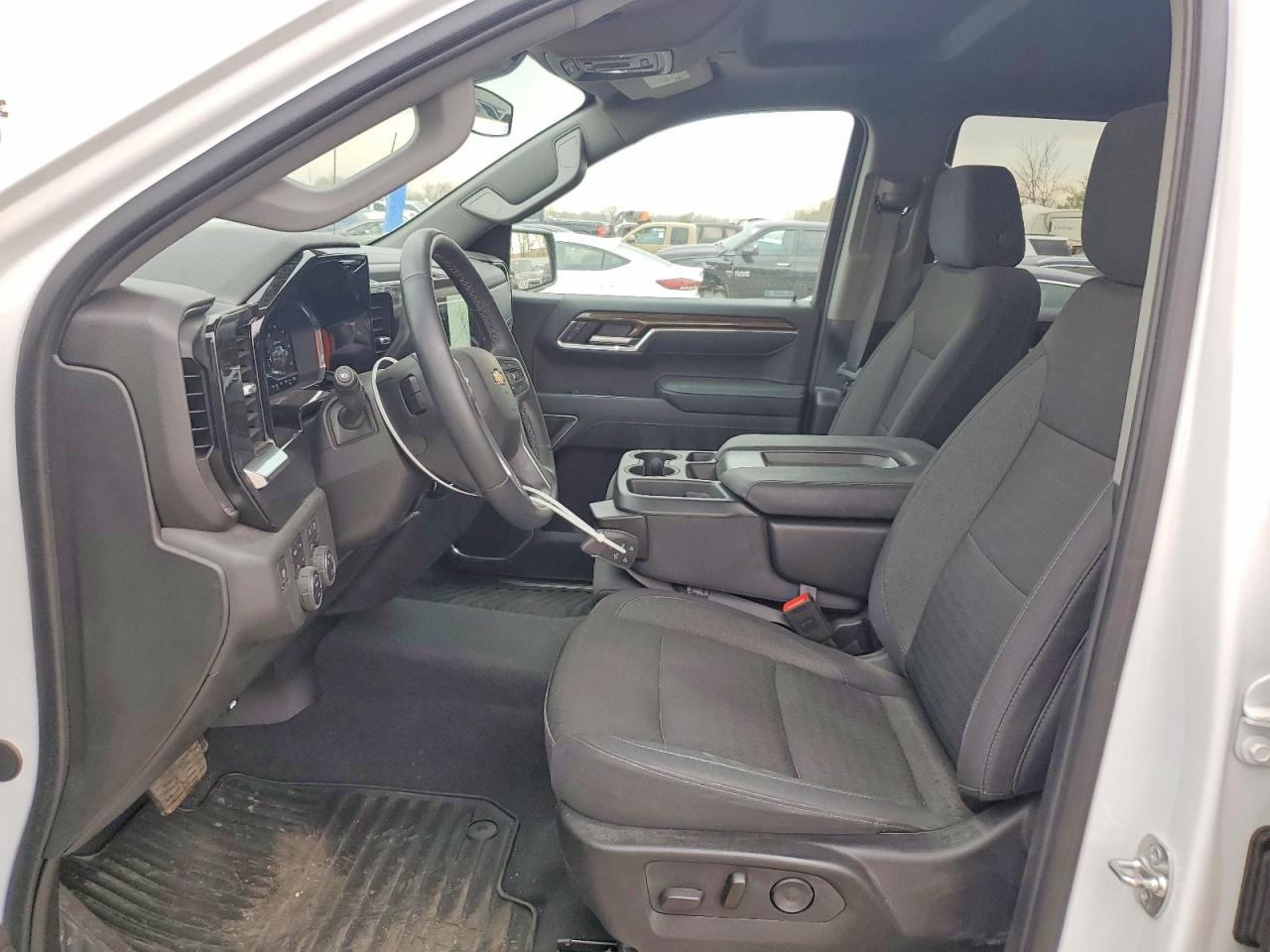 2025 Chevrolet Silverado K1500 LT