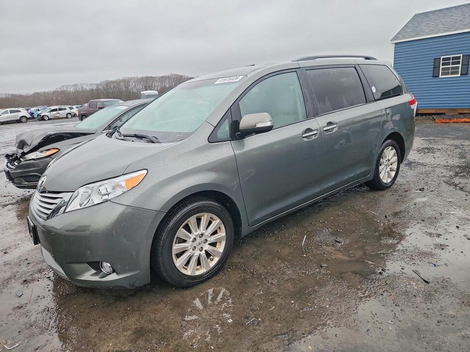 2014 Toyota Sienna Limited 7-passenger