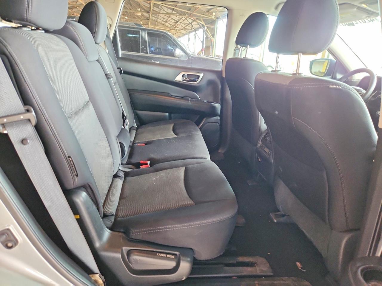 2019 Nissan Pathfinder s