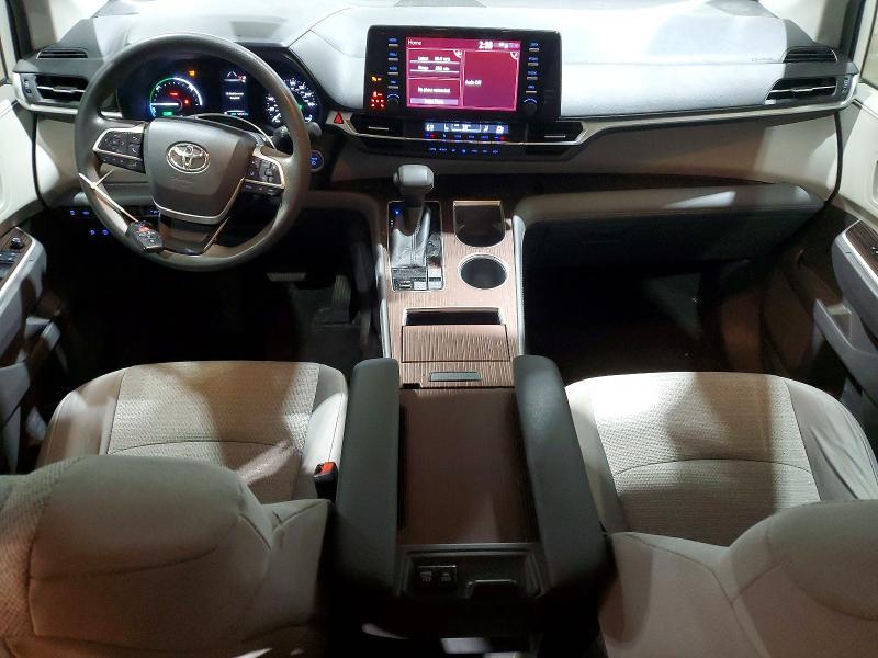 2021 Toyota Sienna le 8-passenger