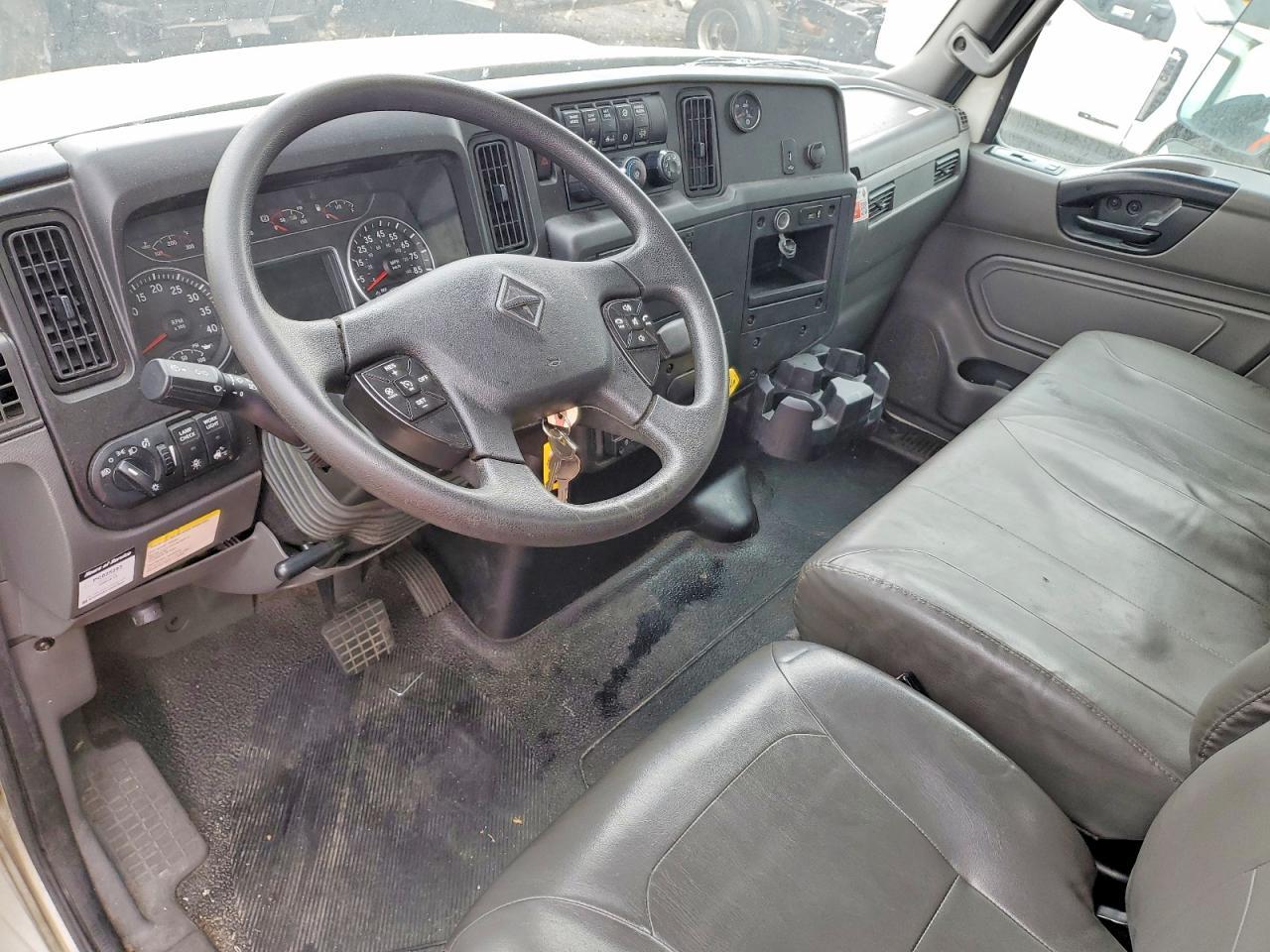 2022 International MV607 BOX Truck