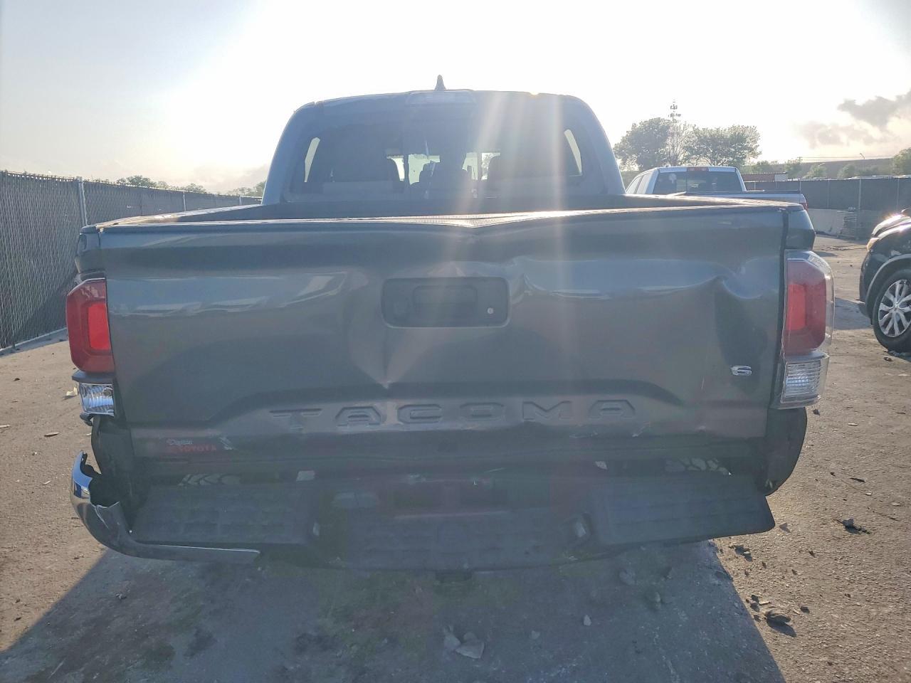 2022 Toyota Tacoma TRD OFF-Road