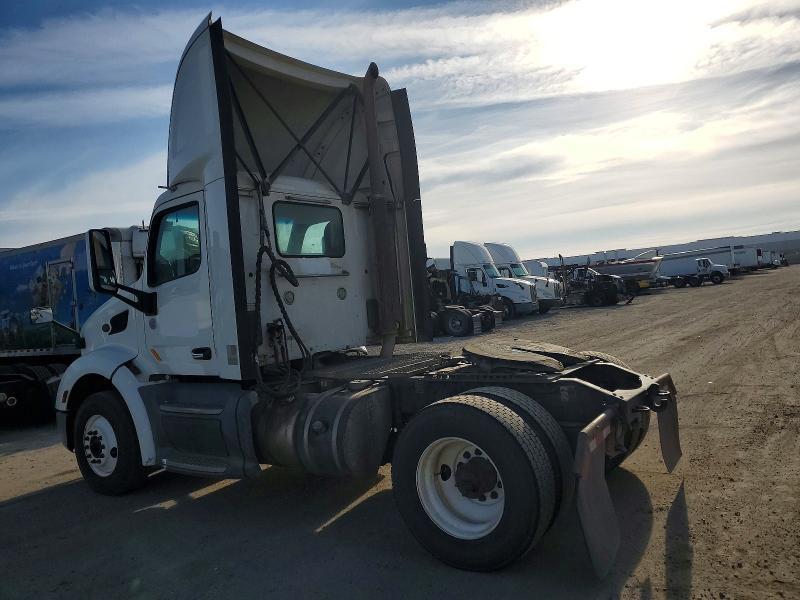 2017 Peterbilt 579 Semi Truck