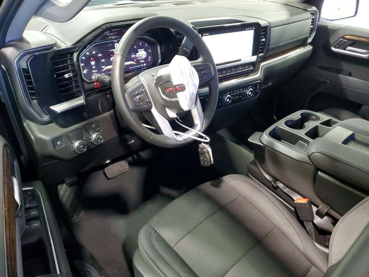 2026 GMC Sierra C1500 SLE