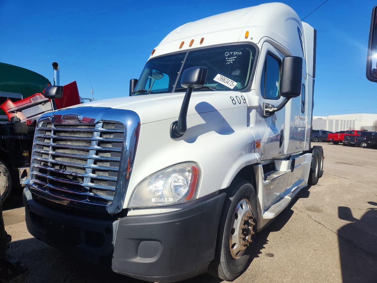 2015 Freightliner Cascadia Semi Truck