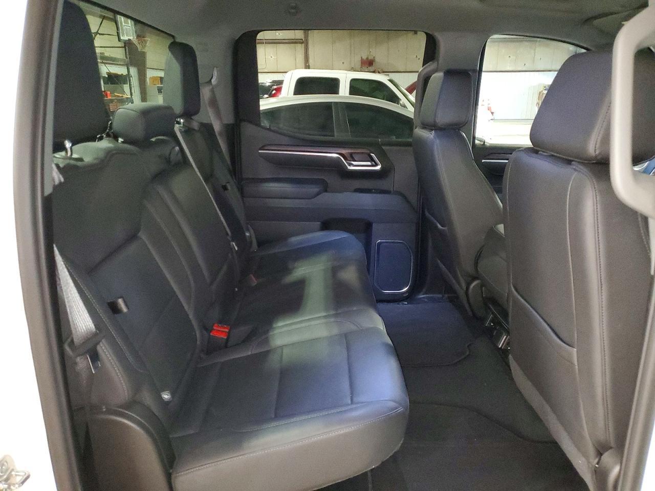 2025 GMC Sierra K1500 SLT