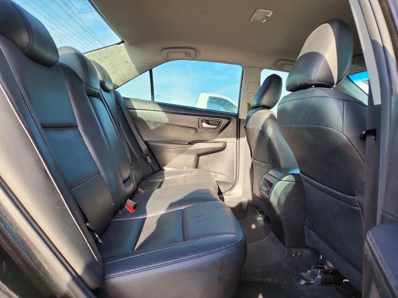 2016 Toyota Camry le