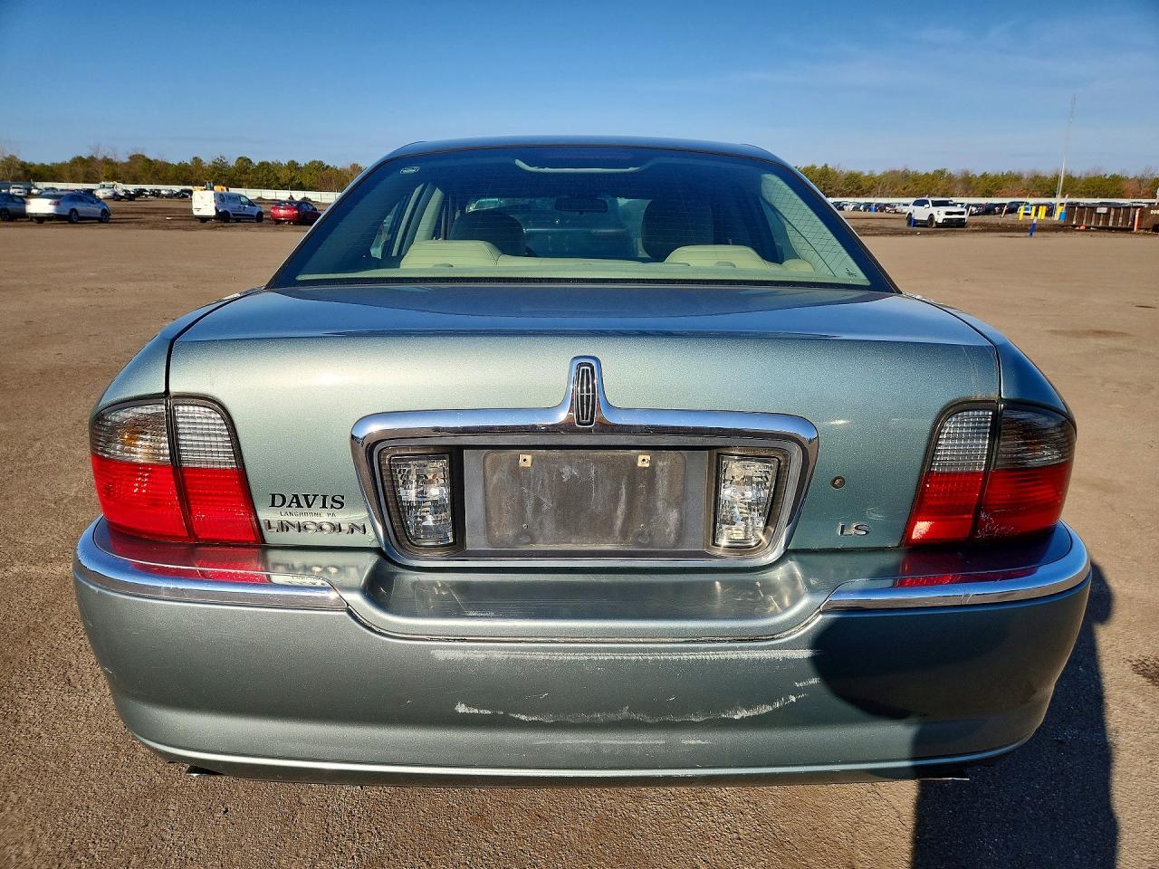 2005 Lincoln Townhouse LS