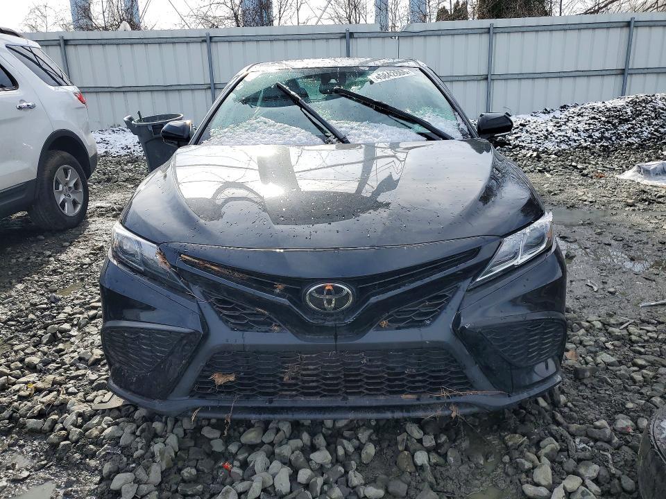 2024 Toyota Camry le