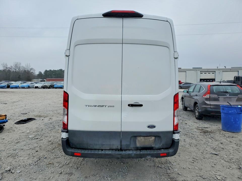 2022 Ford Transit T-250
