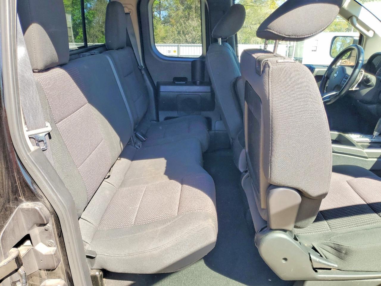 2012 Nissan Titan SV