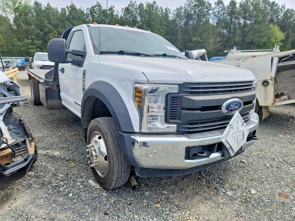 2019 Ford F550 Super Duty Flatbed Truck