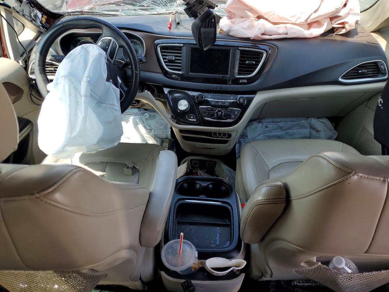 2021 Chrysler Voyager lxi