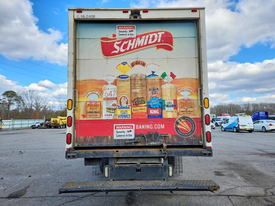2016 Isuzu NPR HD BOX Truck