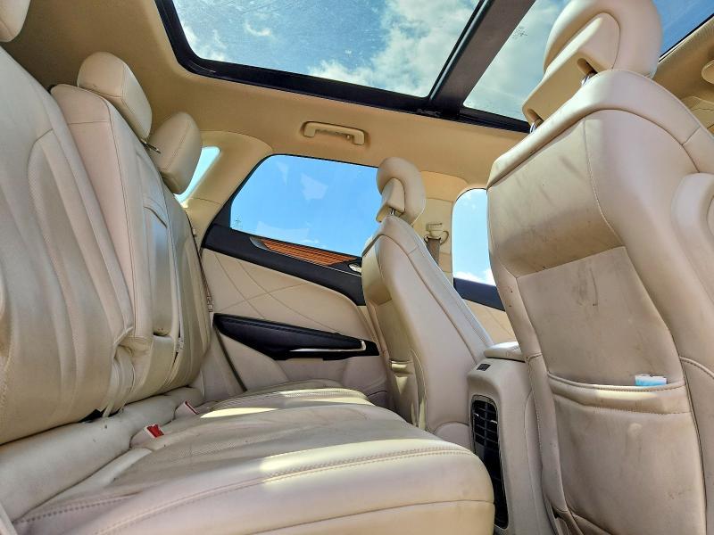 2015 Lincoln Townhouse MKC