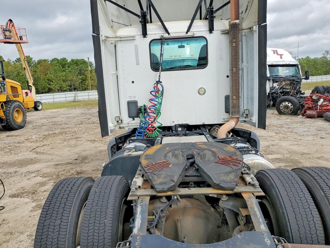 2016 Peterbilt 579 Semi Truck