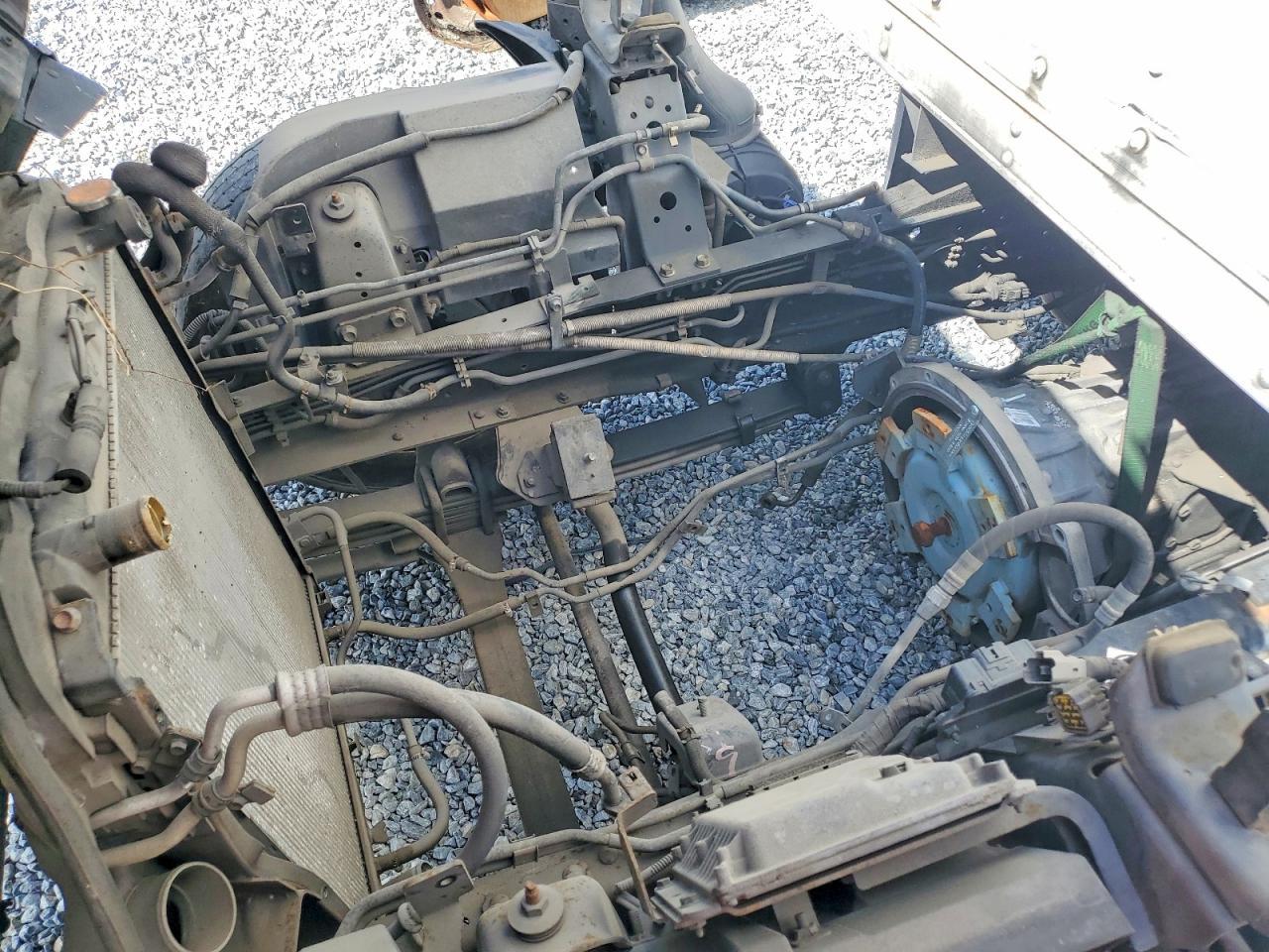 2015 Isuzu NRR Delivery Truck