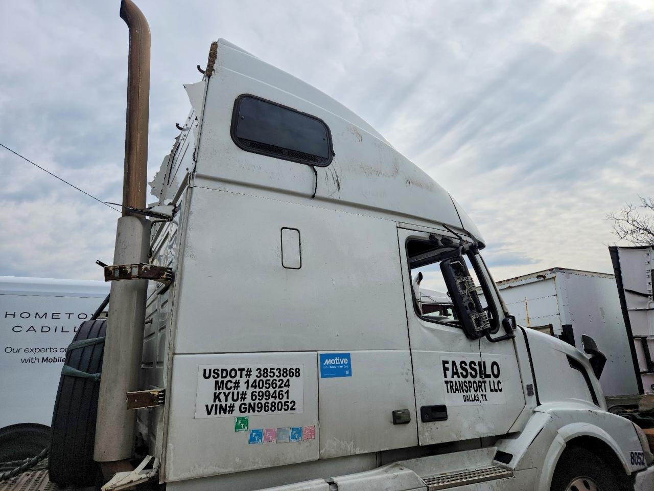 2016 Volv O VNL Semi Truck