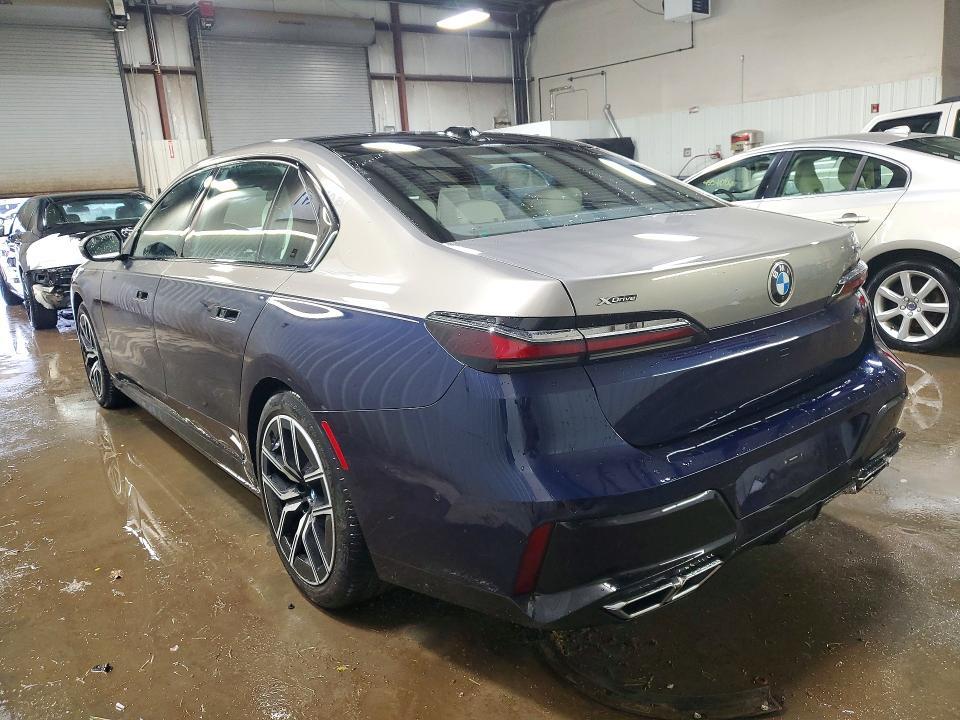 2025 BMW 760 xi