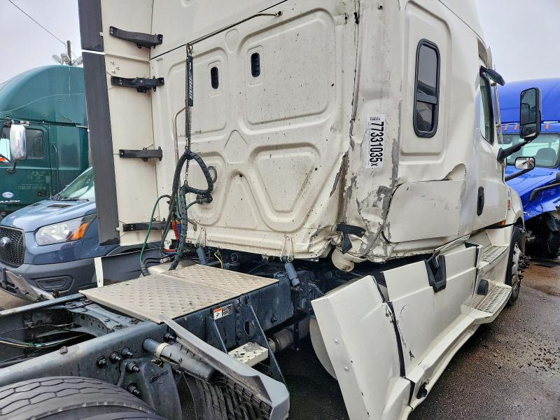 2020 Freigliner 2020 Freightliner Cascadia 126 Semi Truck