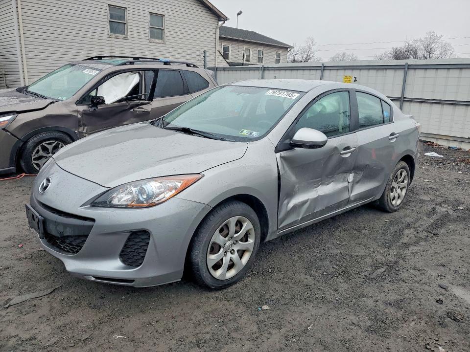 2013 Mazda 3 I