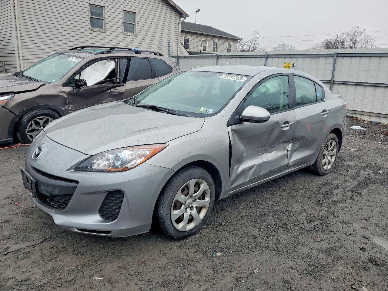 2013 Mazda 3 I