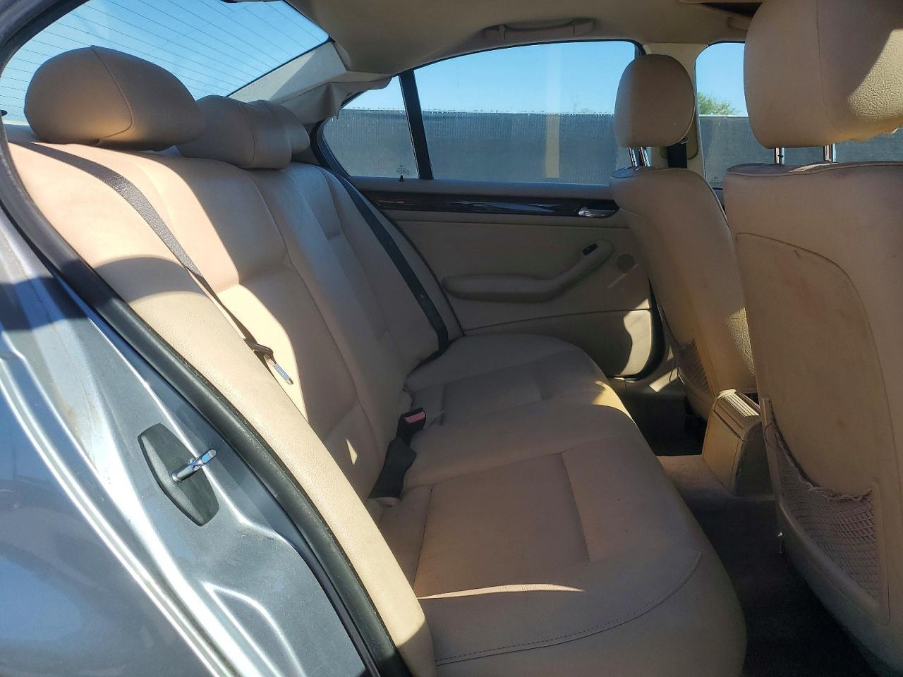 2004 BMW 325 is Sulev