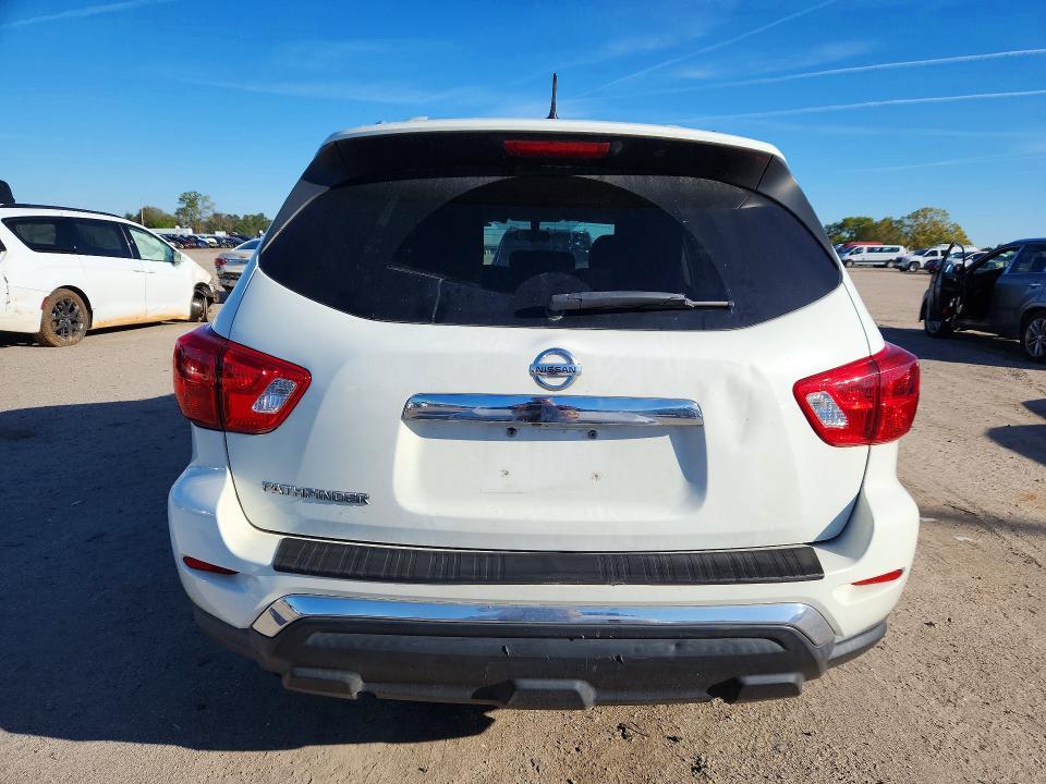 2018 Nissan Pathfinder s