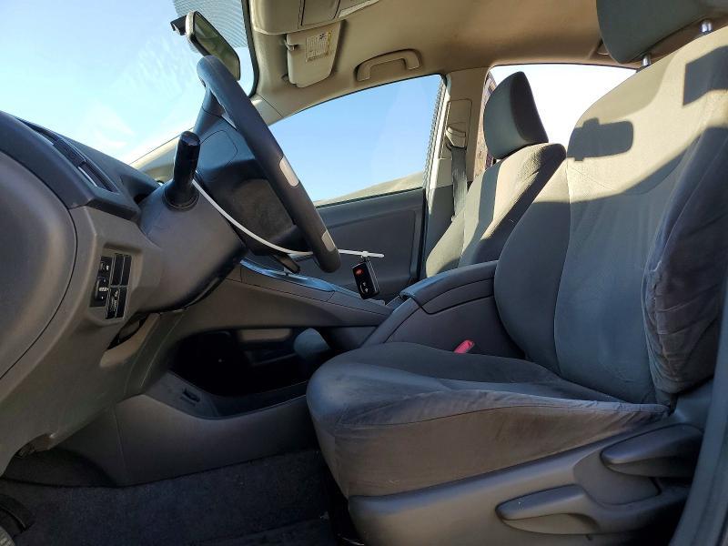 2010 Toyota Prius iii