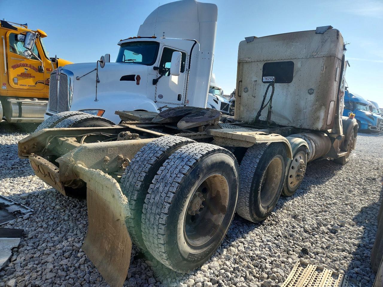 2016 Kenworth T880 Semi Truck