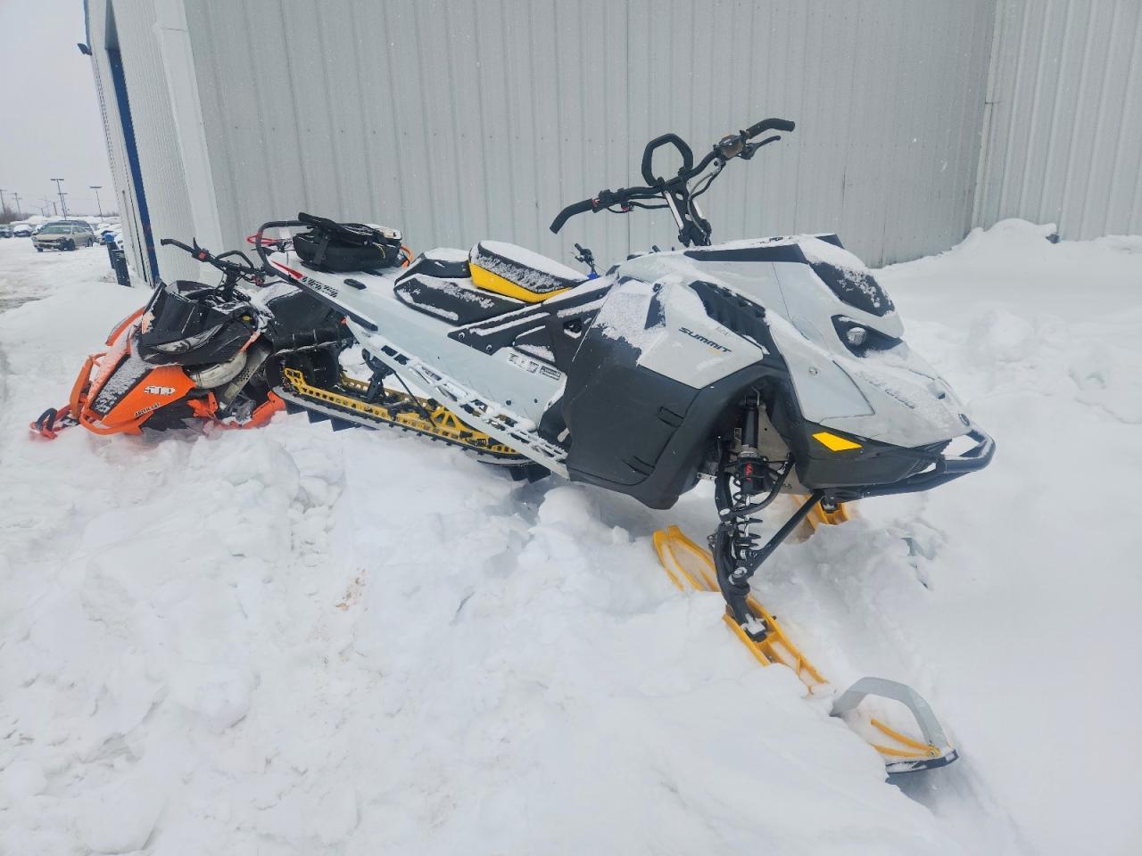 2023 Skidoo Summit 800PTEK2