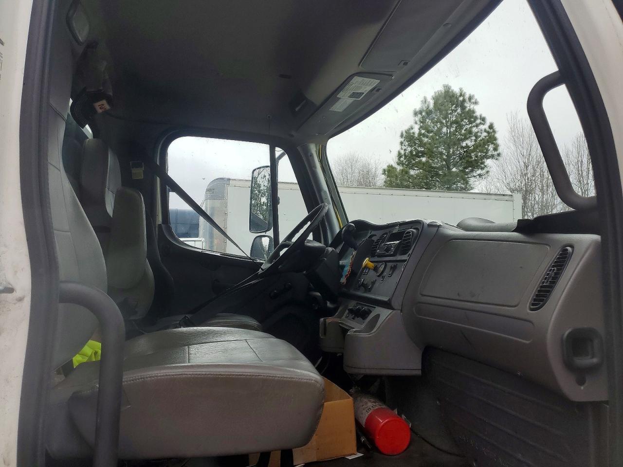 2020 Freigliner 2020 Freightliner Business Class M2 Flatbed Truck