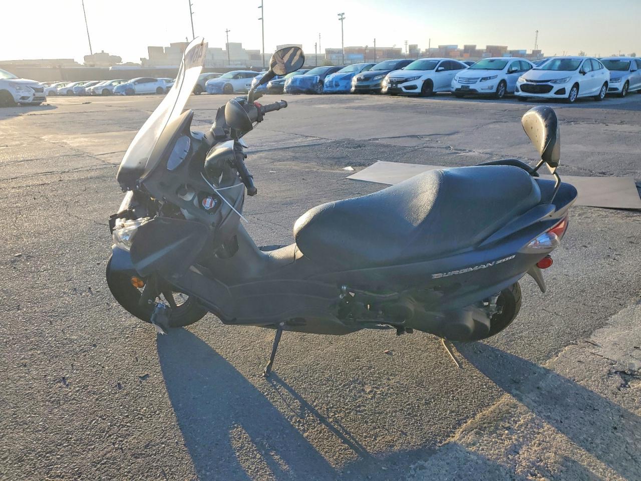 2022 Suzuki UH200