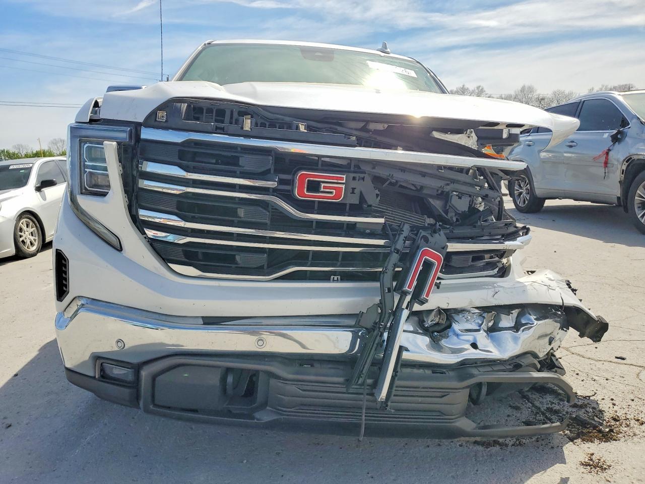 2024 GMC Sierra K1500 SLT