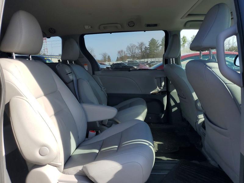 2020 Toyota Sienna xle 8-passenger