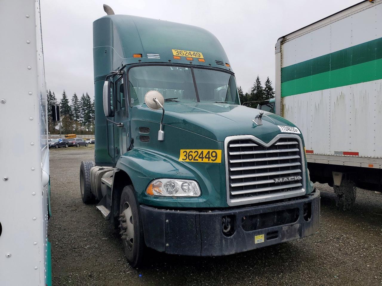 2017 Mack Cxu612 Semi Truck