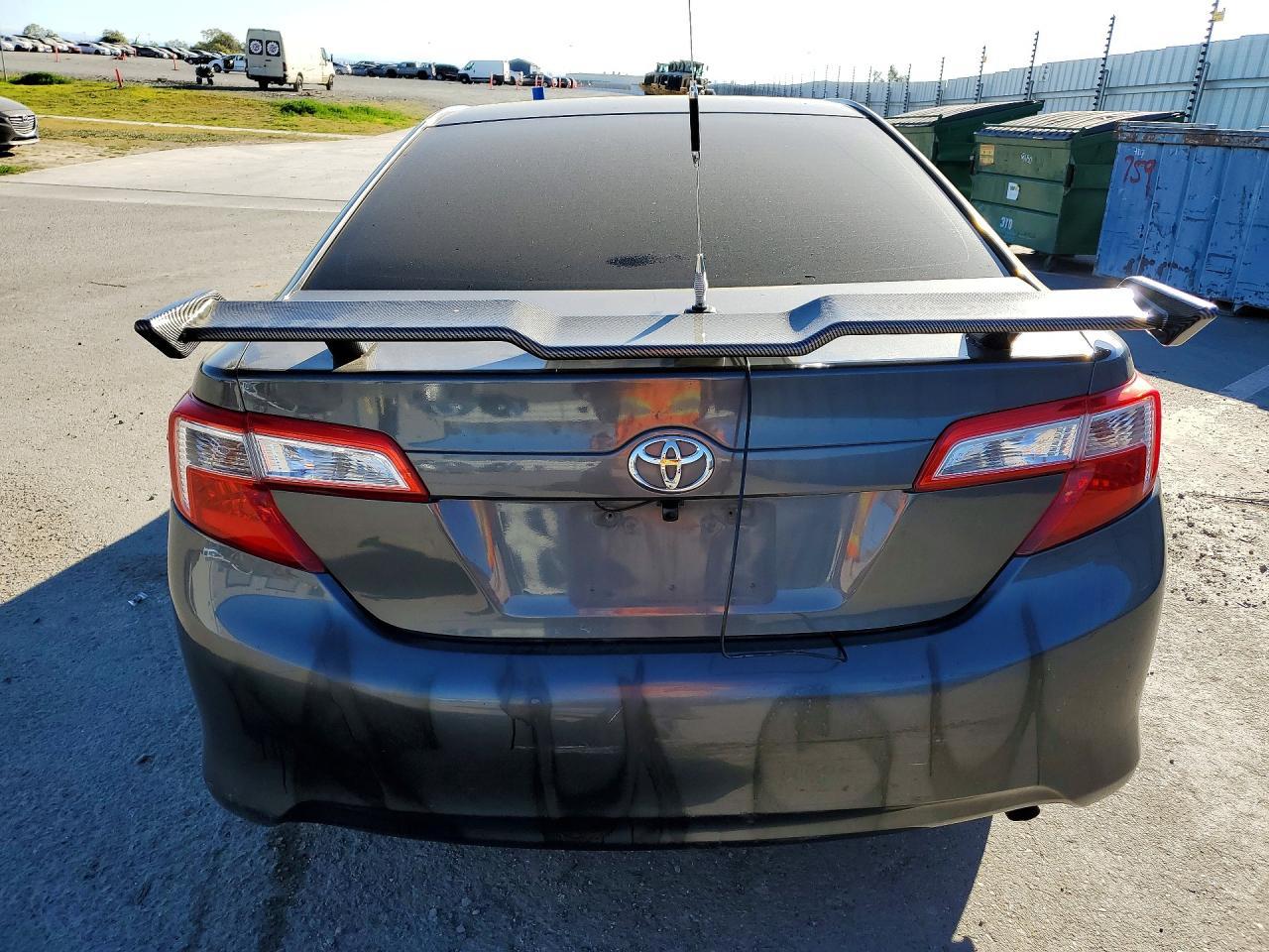 2012 Toyota Camry le