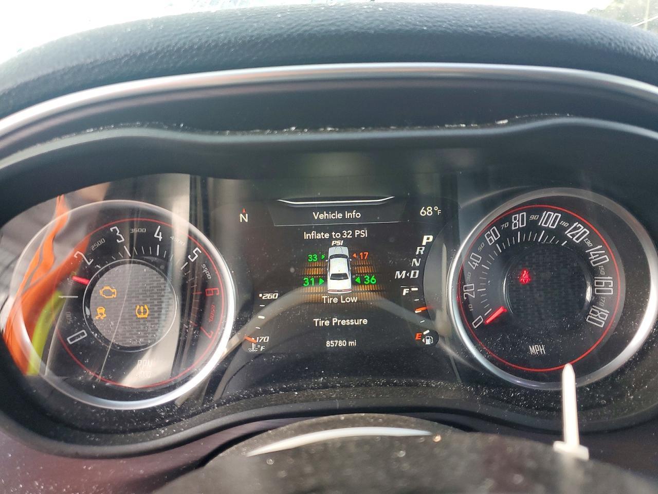 2017 Dodge Challenger r