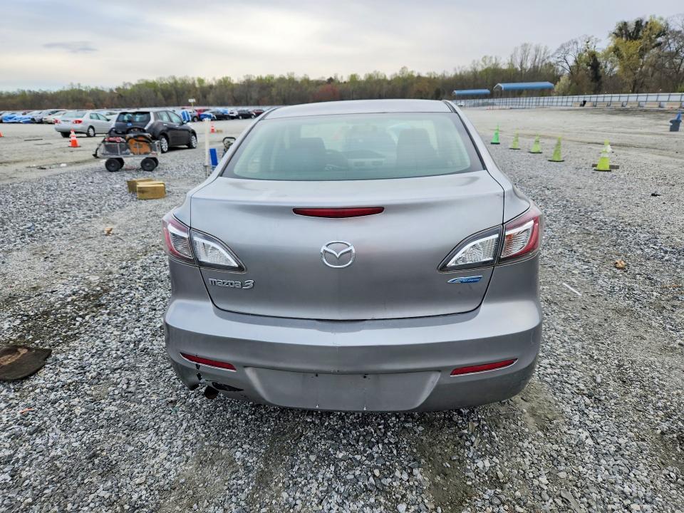 2013 Mazda 3 I